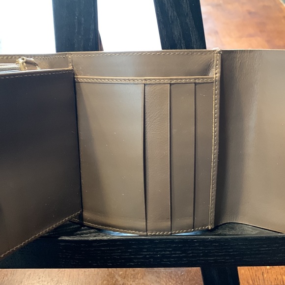 Rare Gucci Trifold Wallet w tortoiseshell snap closure & internal coin zip pouch - Picture 10 of 11